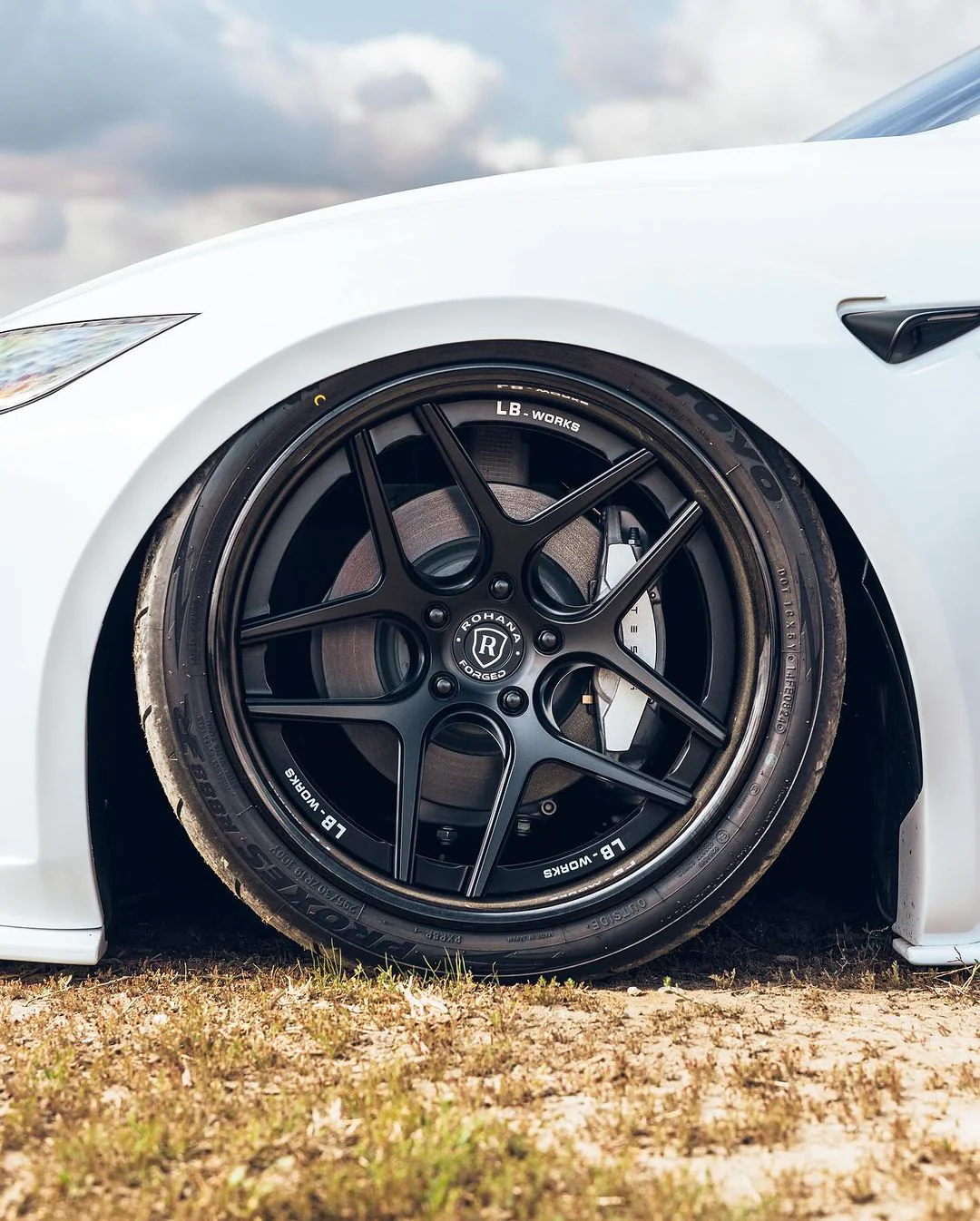 LB E⚡Works Model 3 Complete body kit (FRP) - Image 9