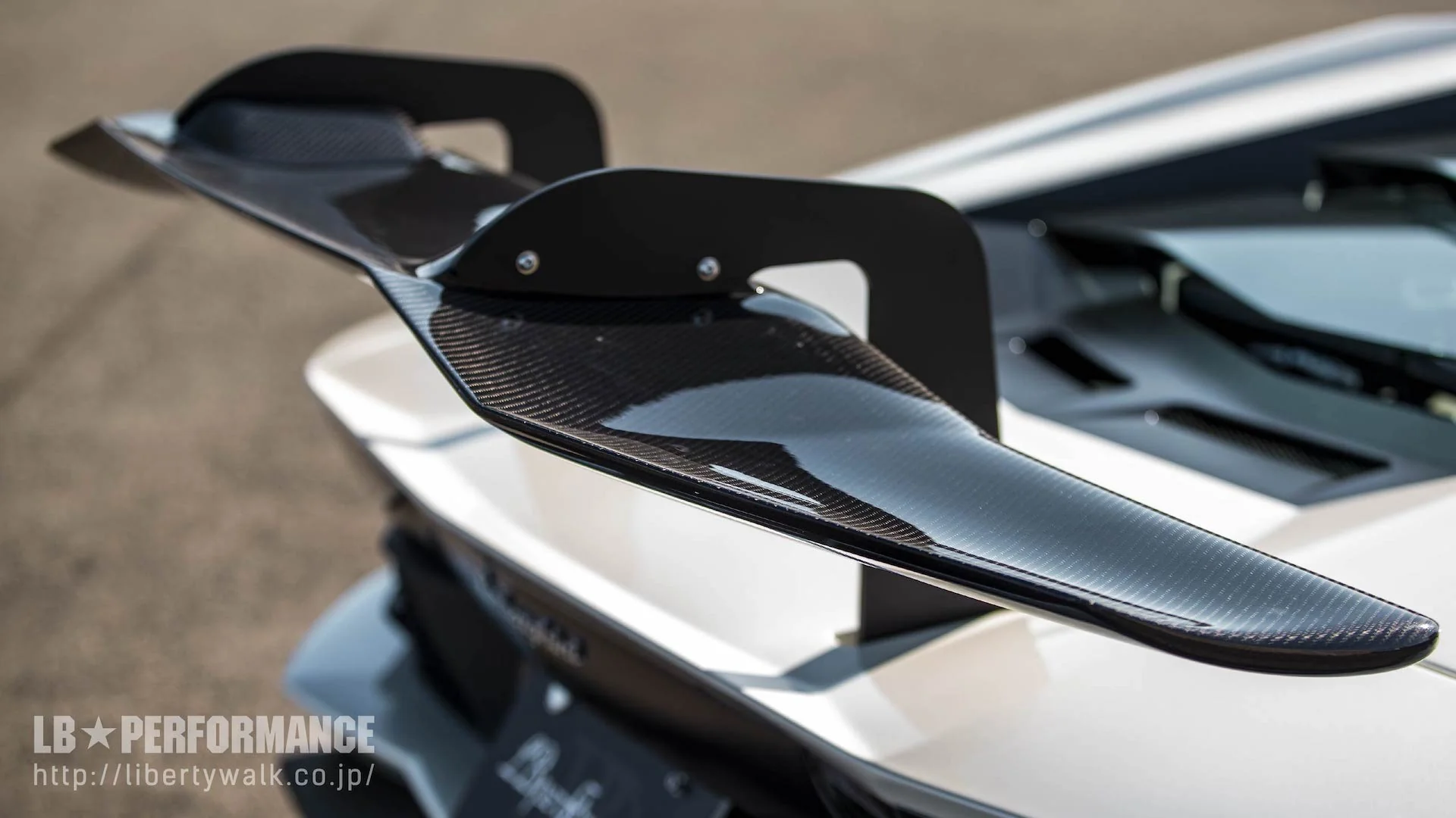 LB PERFORMANCE Aventador S Body Kit Dry Carbon (LB41-02) - Image 3