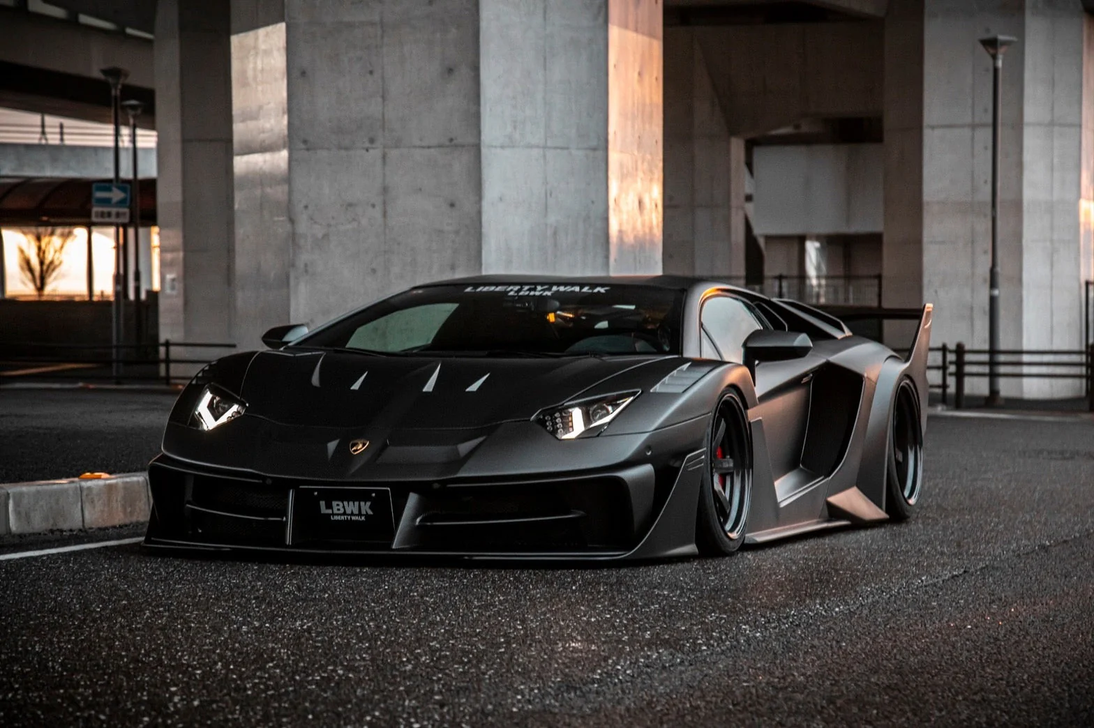LB Silhouette WORKS Aventador GT EVO DRY CARBON (LB58-01) - Image 5