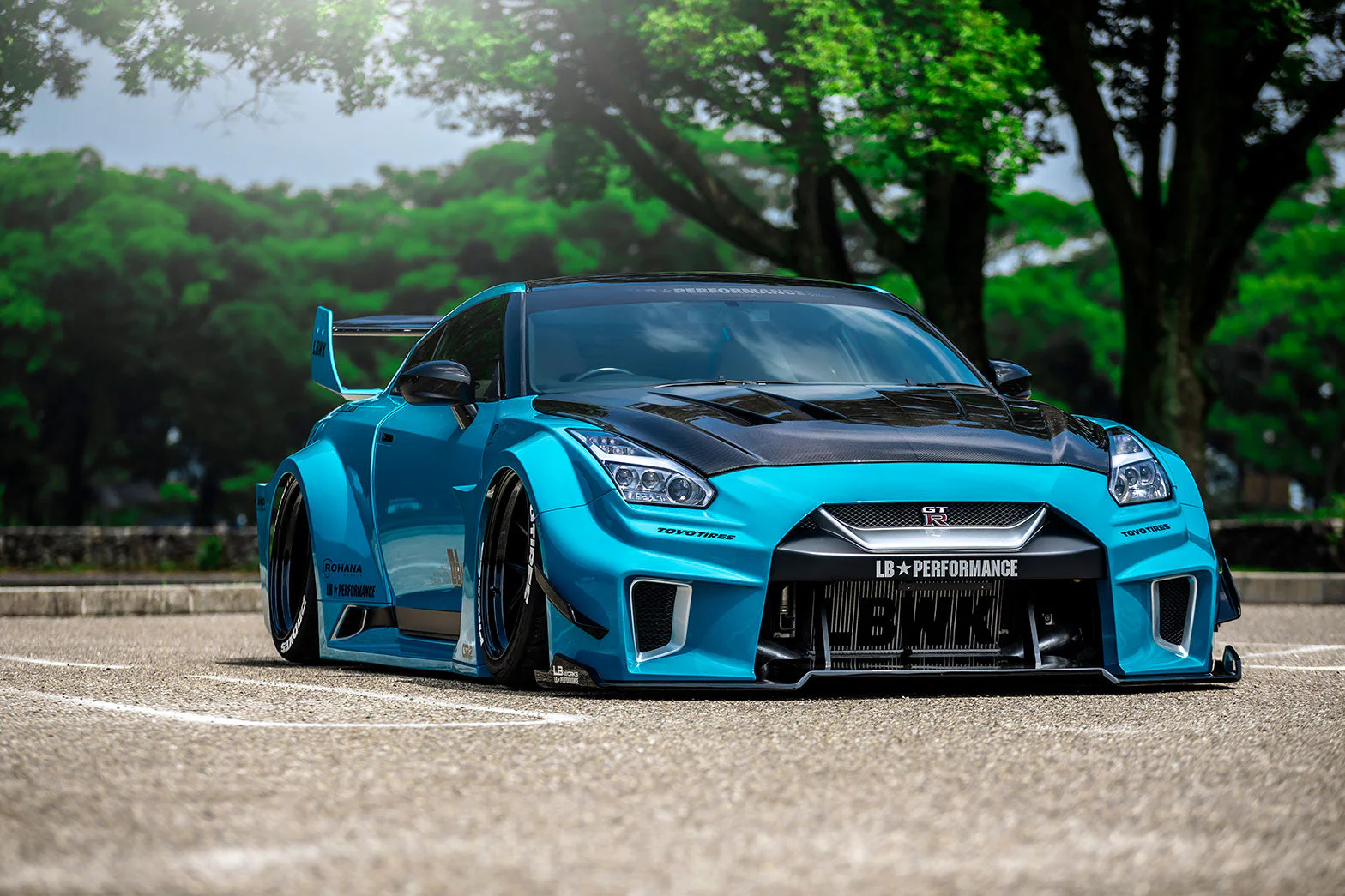 LB-Silhouette WORKS GT R35GTR Ver.2 Complete Body Kit FRP & CFRP (LB50-06) - Image 2