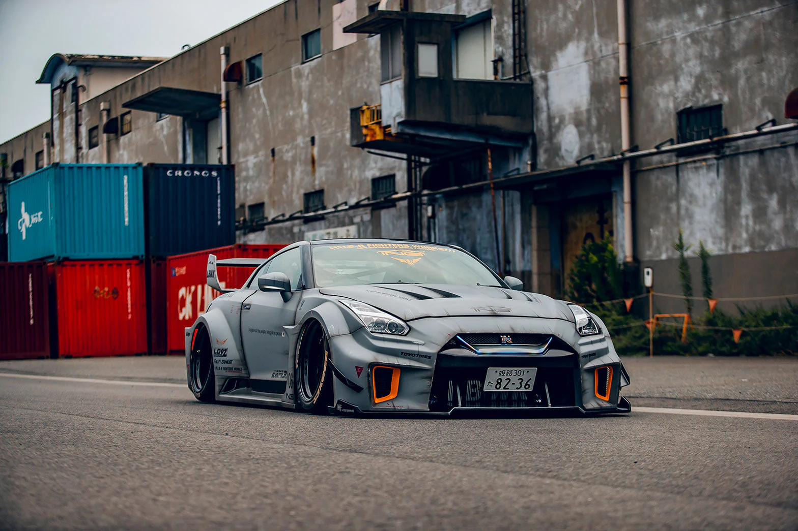 LB-Silhouette WORKS GT R35GTR Ver.2 Complete Body Kit FRP (LB50-05) - Image 3