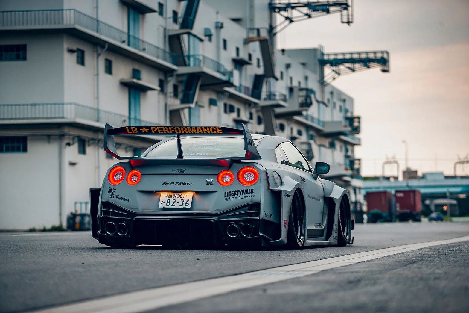 LB-Silhouette WORKS GT R35GTR Ver.2 Complete Body Kit FRP (LB50-05) - Image 4