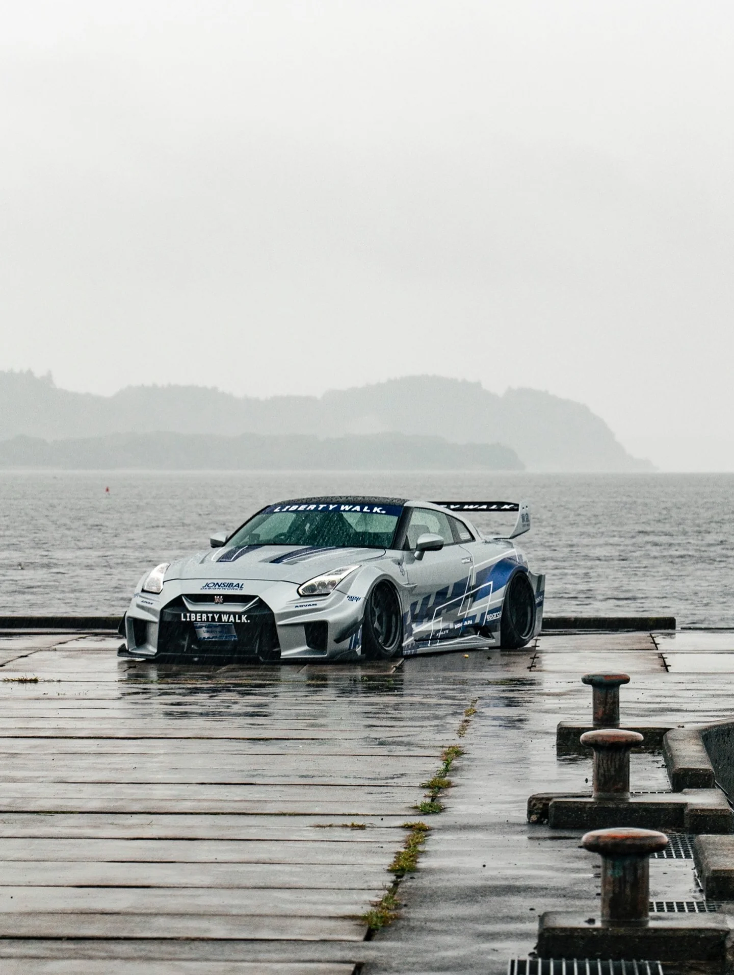 LB-Silhouette WORKS GT R35GTR Ver.2 Complete Body Kit FRP (LB50-05) - Image 5
