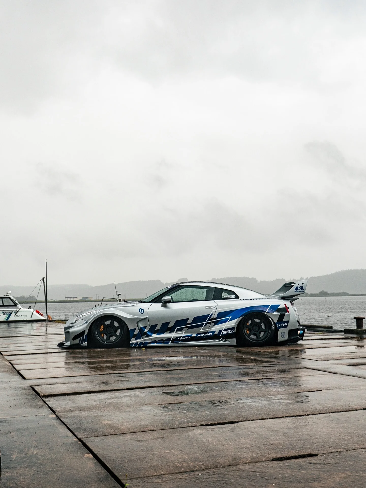LB-Silhouette WORKS GT R35GTR Ver.2 Complete Body Kit FRP (LB50-05) - Image 8