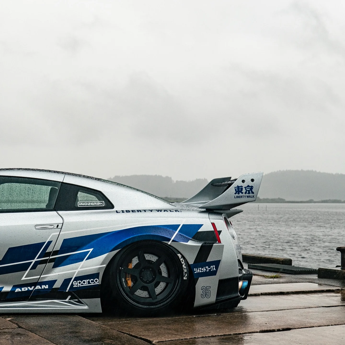 LB-Silhouette WORKS GT R35GTR Ver.2 Complete Body Kit FRP (LB50-05) - Image 9