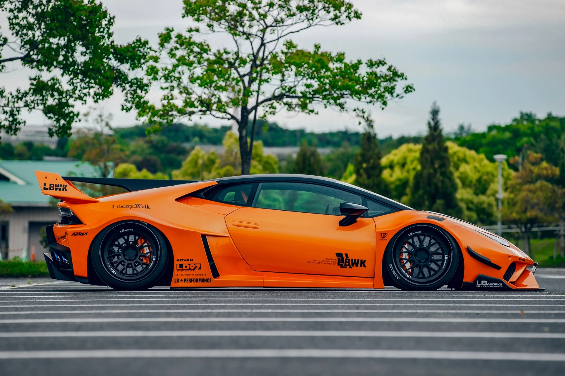 LB Silhouette WORKS HURACAN GT Complete body kit (FRP+CFRP) (LB53-02) - Image 7