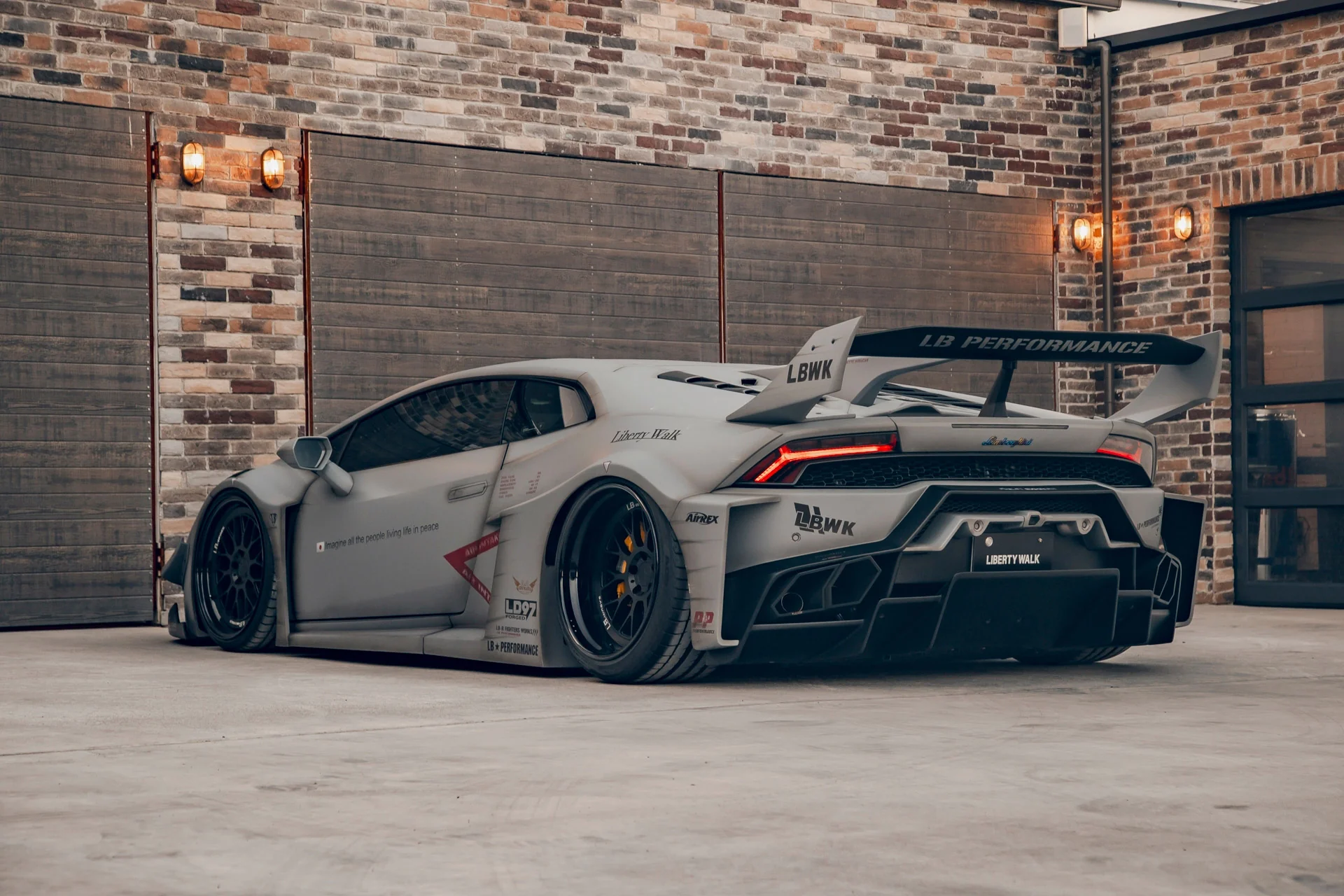 LB Silhouette WORKS HURACAN GT Complete body kit (FRP) (LB53-01) - Image 2