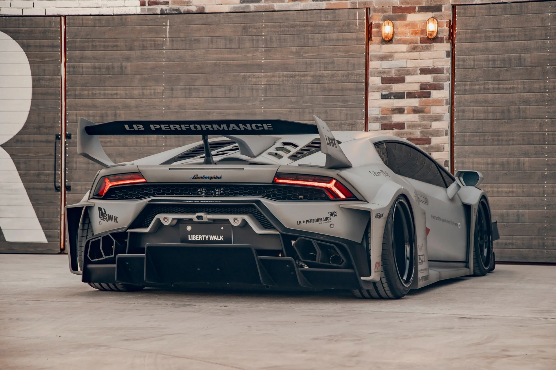 LB Silhouette WORKS HURACAN GT Complete body kit (FRP) (LB53-01) - Image 5