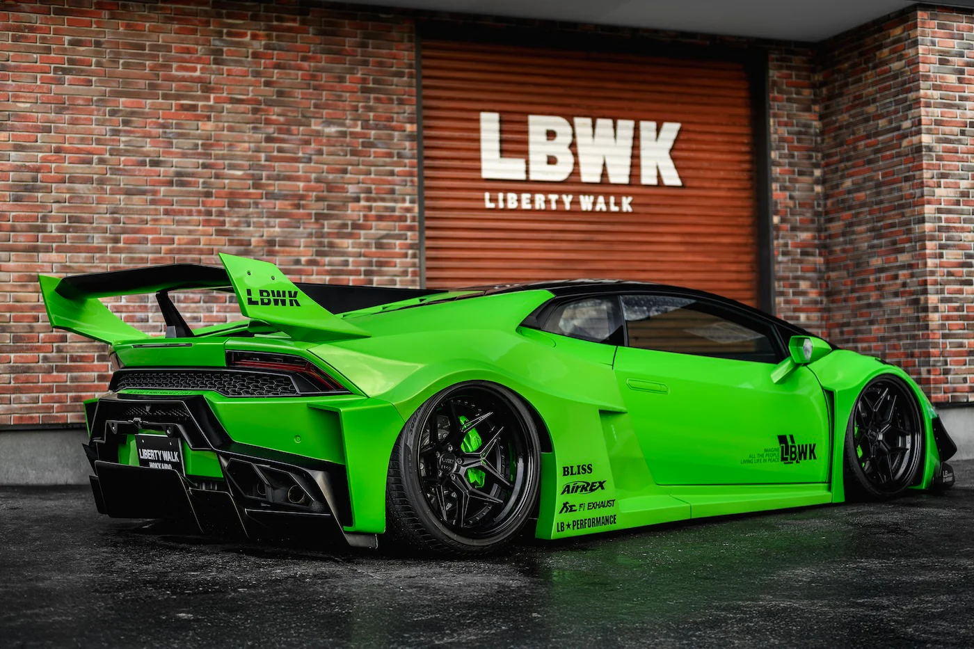 LB Silhouette WORKS HURACAN GT Complete Body Kit (REAR FENDER EXCHANGE - COUPE ONLY) FRP (LB53-04) - Image 2