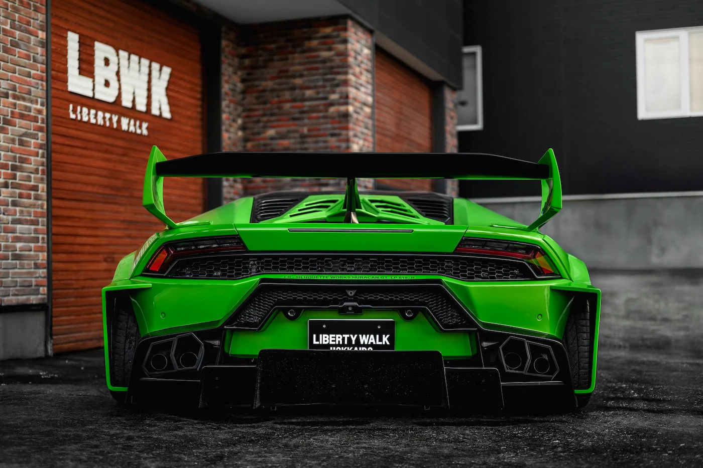 LB Silhouette WORKS HURACAN GT Complete Body Kit (REAR FENDER EXCHANGE - COUPE ONLY) FRP (LB53-04) - Image 3