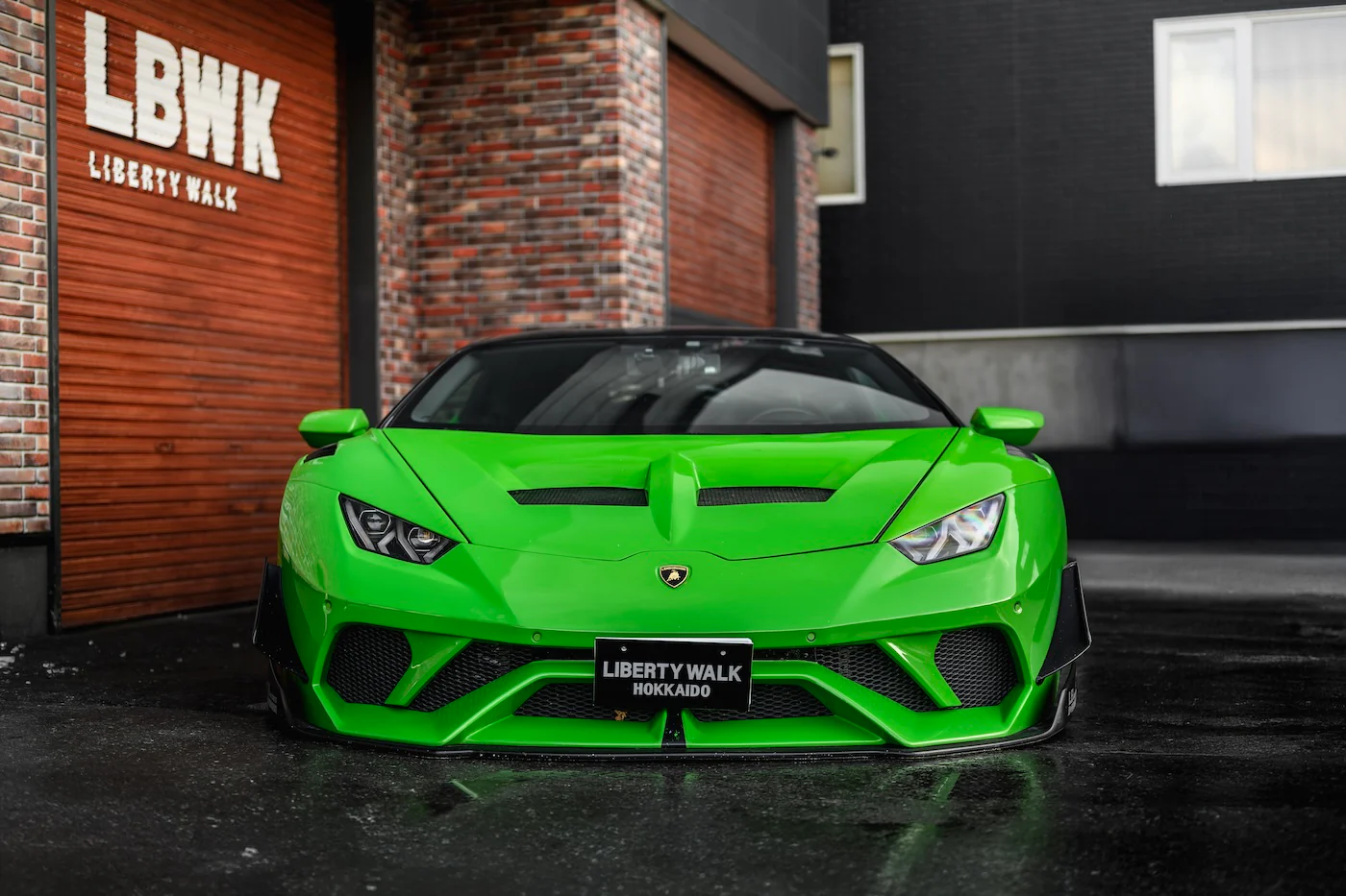 LB Silhouette WORKS HURACAN GT Complete Body Kit (REAR FENDER EXCHANGE - COUPE ONLY) FRP (LB53-04) - Image 5