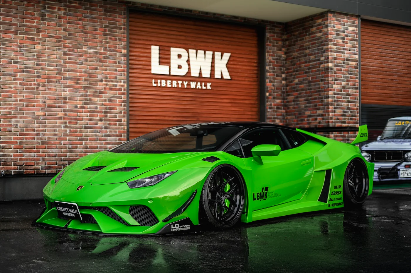 LB Silhouette WORKS HURACAN GT Complete Body Kit (REAR FENDER EXCHANGE - COUPE ONLY) FRP (LB53-04) - Image 7