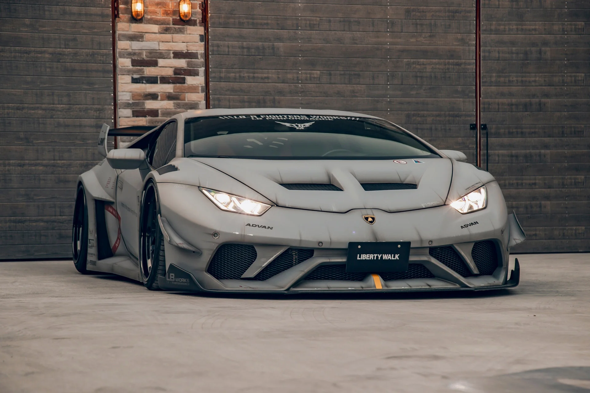 LB Silhouette WORKS HURACAN GT Complete body kit (FRP) (LB53-01) - Image 6