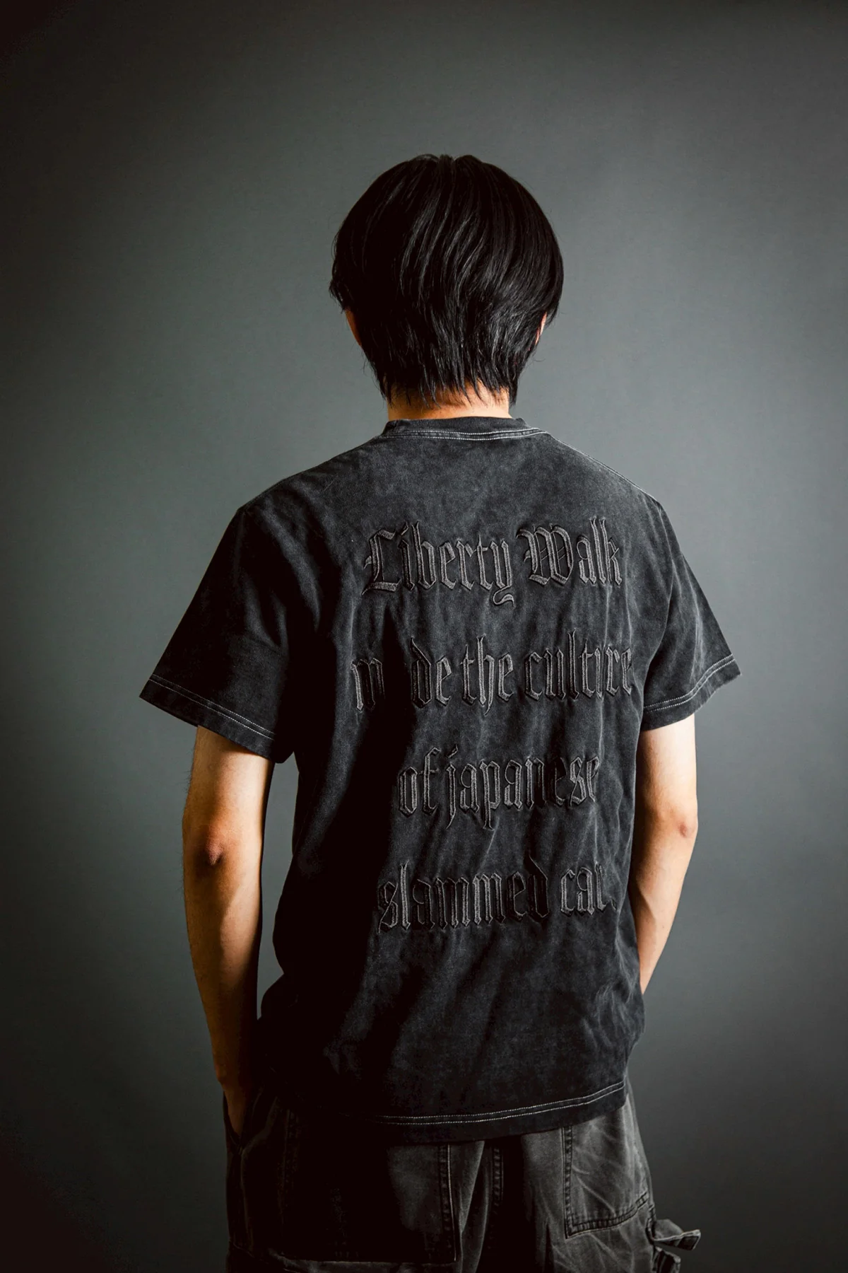 LB Simple Embroidery T-Shirt Black - Image 5