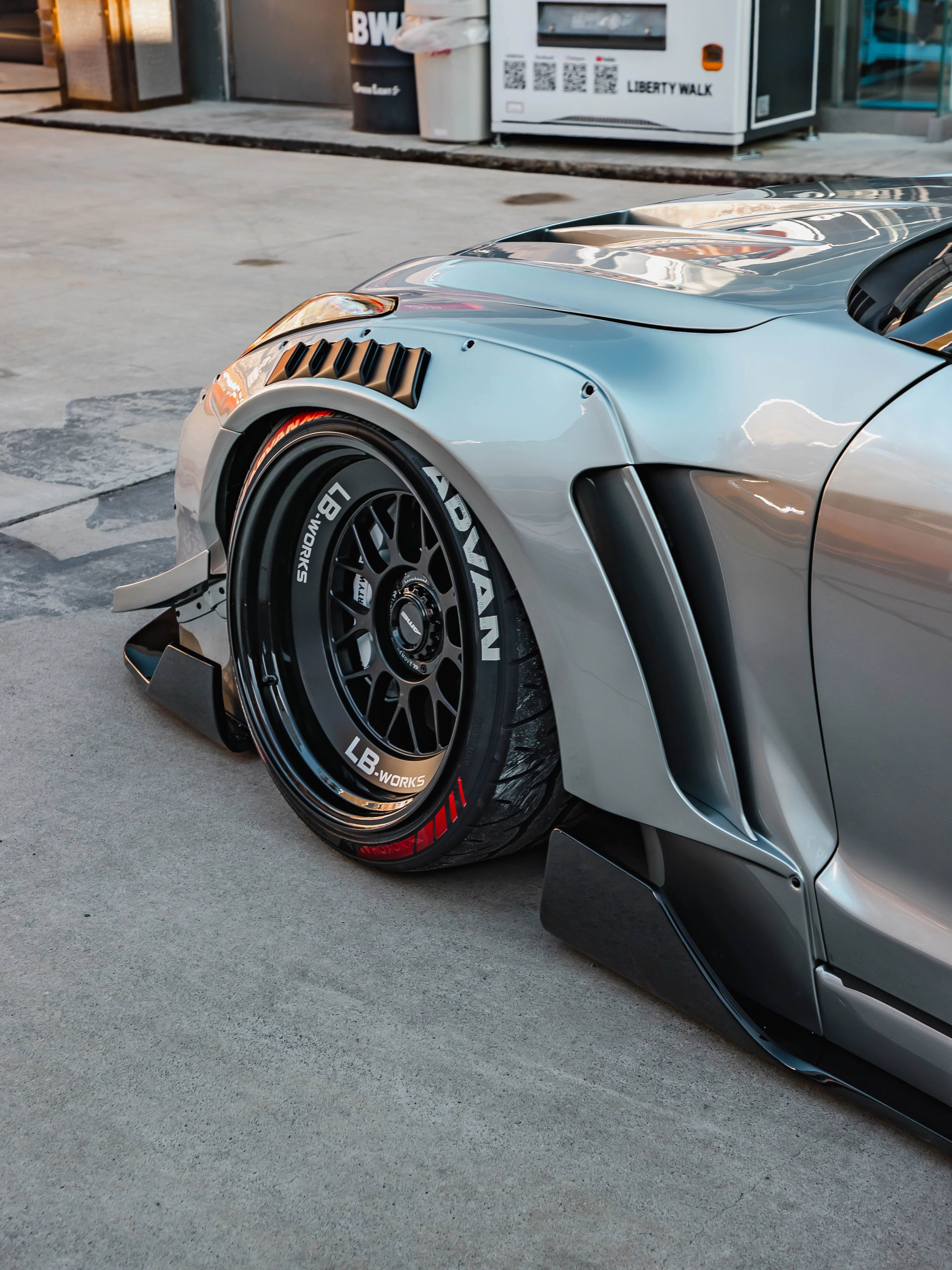 LB WORKS 35GT-R 'Final Edition' Complete Body Kit FRP - Image 24