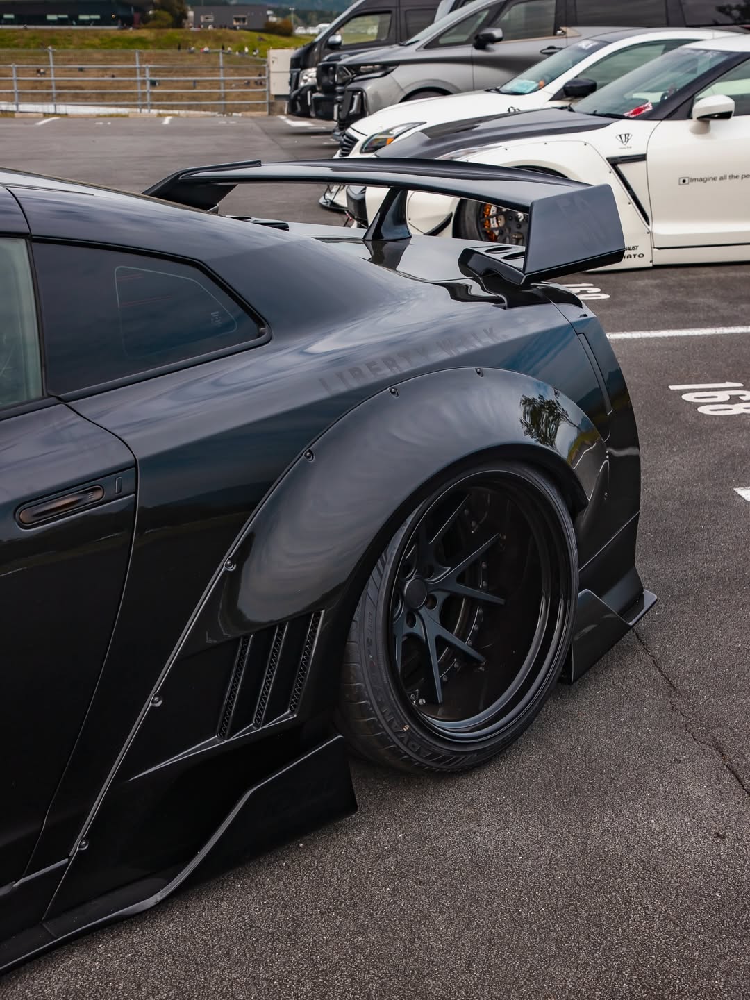LB WORKS 35GT-R 'Final Edition' Complete Body Kit FRP - Image 5
