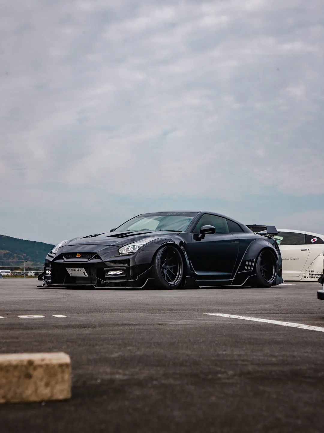 LB WORKS 35GT-R 'Final Edition' Complete Body Kit FRP - Image 6