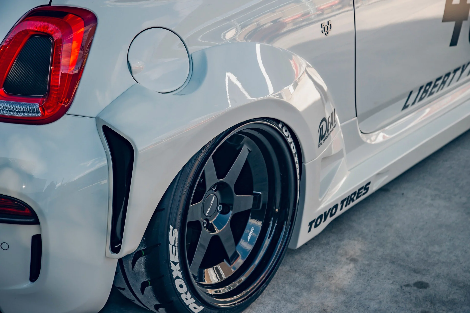 LB WORKS Abarth 595 CFRP (LB72-02) - Image 19