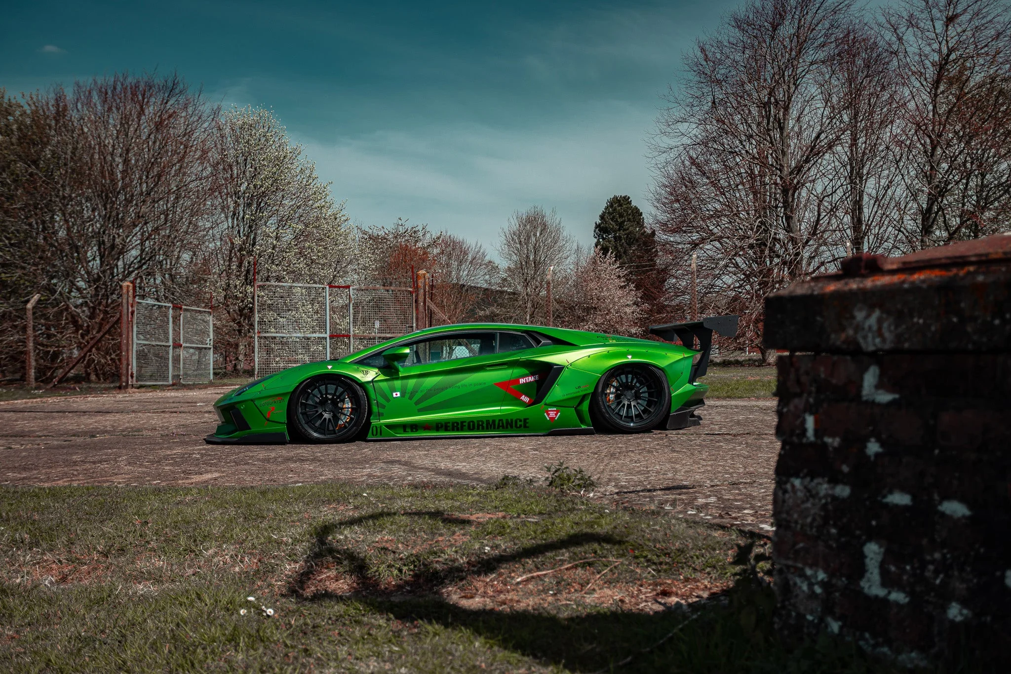 LB WORKS Aventador Complete body kit Type 2 (CFRP) with exchange fender type (LB02-07) - Image 3