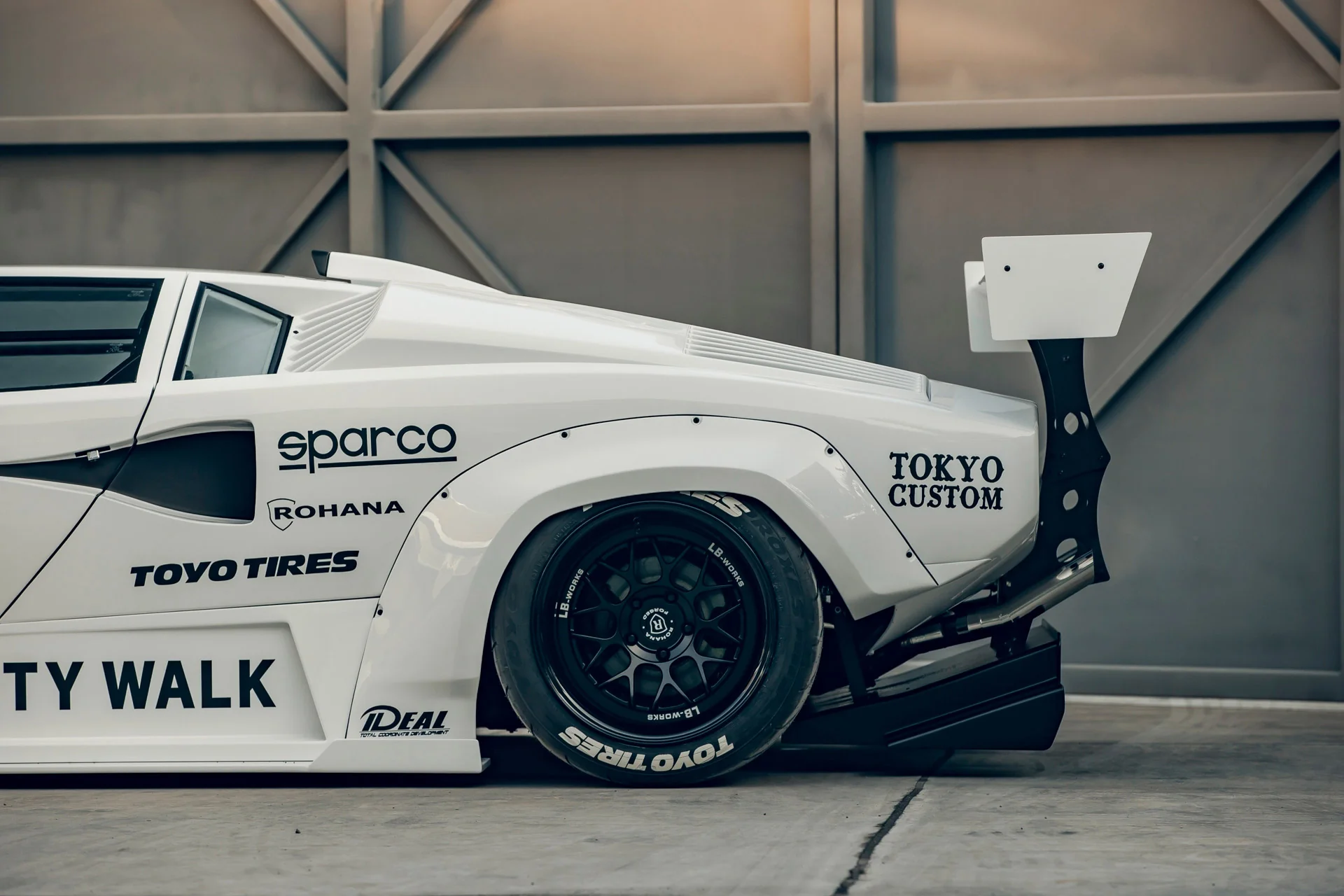 LB WORKS Countach complete body kit - Image 15
