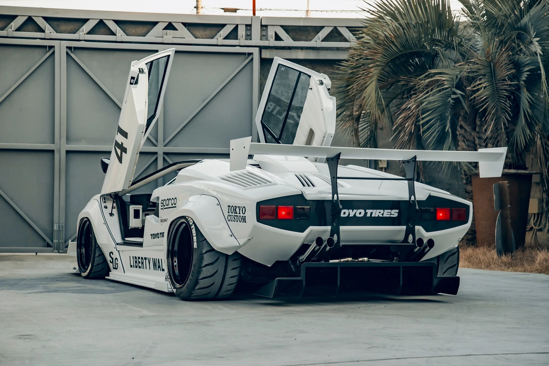 LB WORKS Countach complete body kit - Image 2