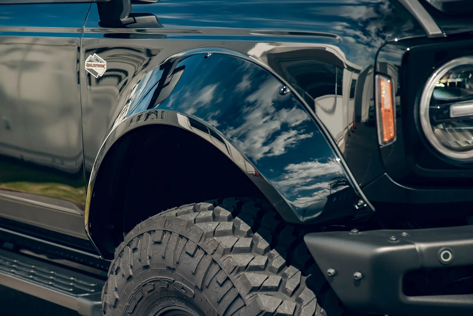 LB WORKS Ford Bronco Complete Body Kit FRP (LB76-01) - Image 4