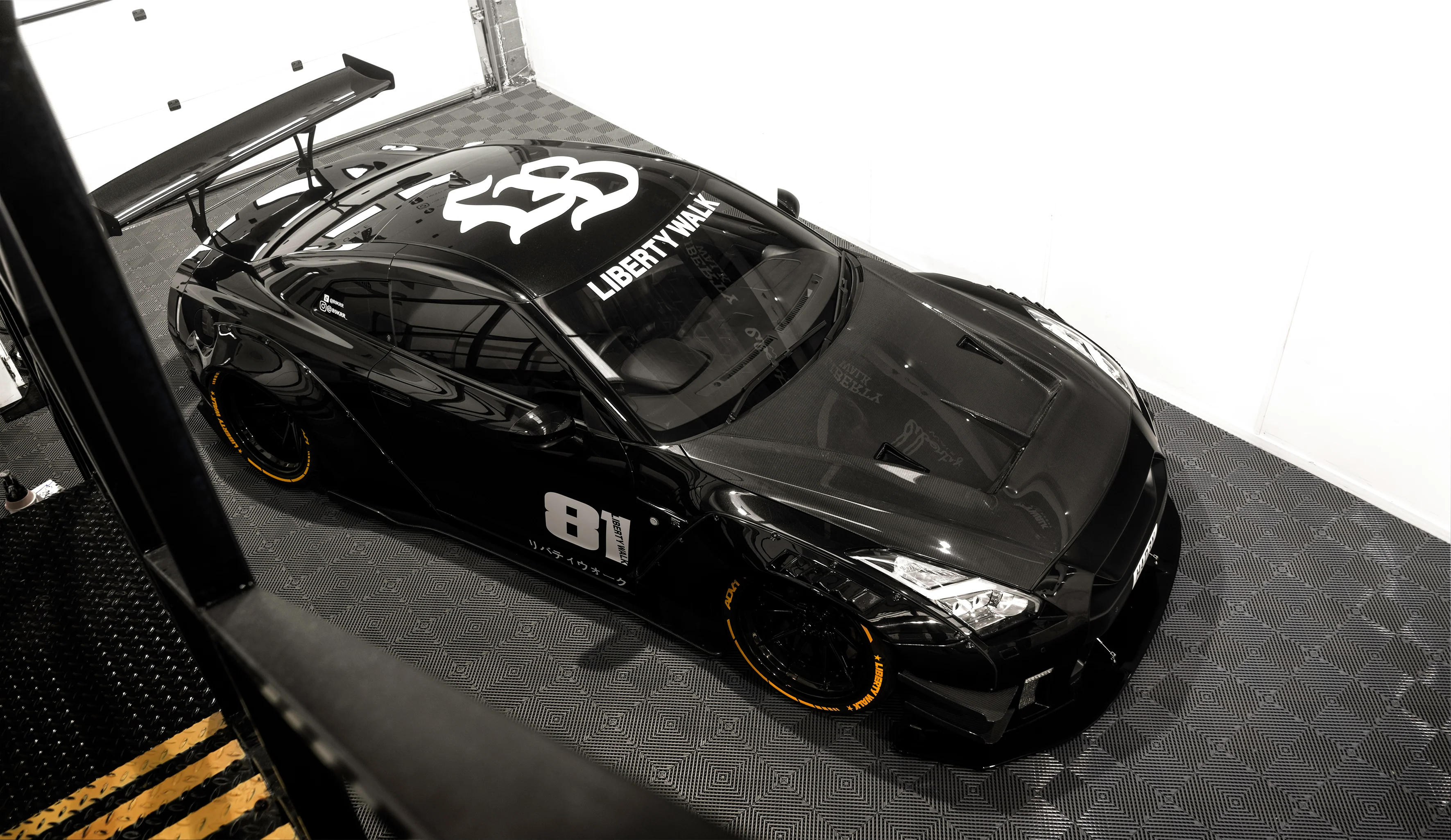 LB WORKS GTR Type 2 Complete Body Kit 2017- CFRP (LB31-04) - Image 2