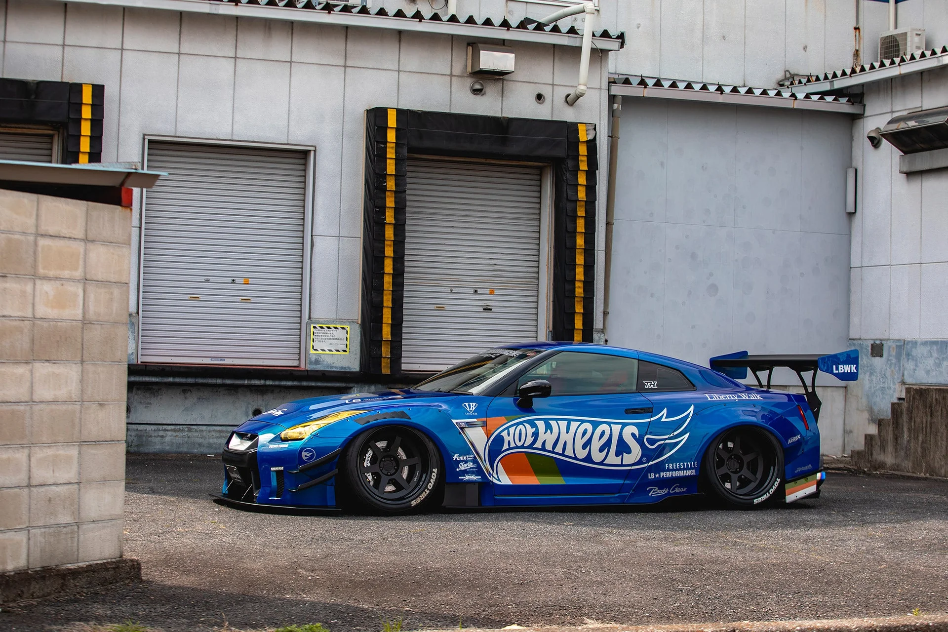 LB WORKS GTR Type 2 Complete Body Kit 2017- FRP (LB31-03) - Image 3