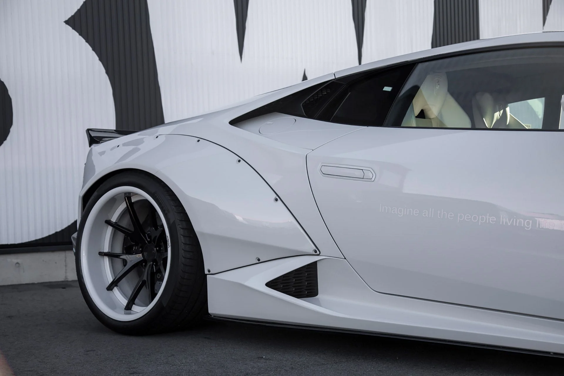 LB WORKS Huracan ver.2 complete body kit (CFRP) (LB13-04) - Image 3