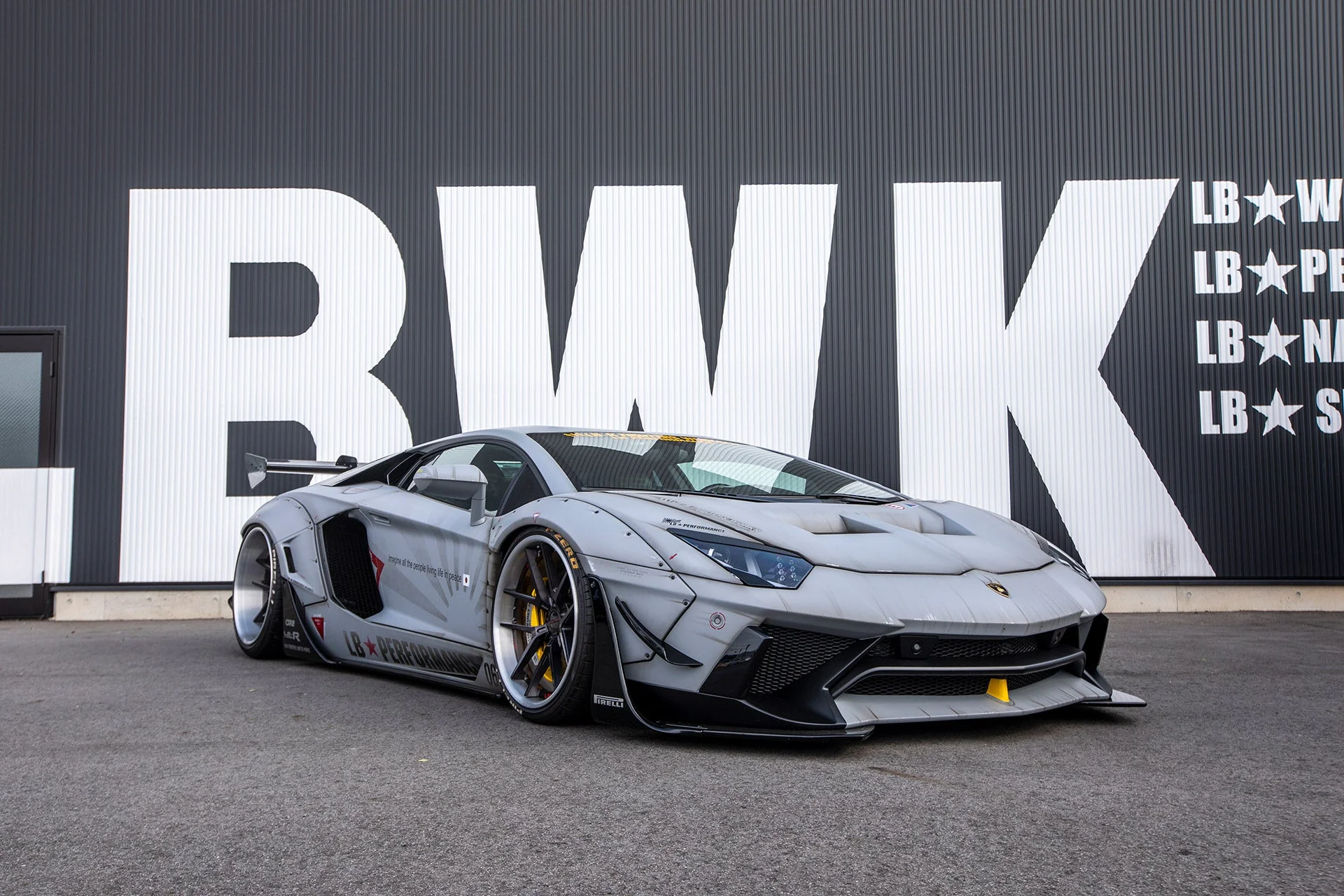LB WORKS Lamborghini Aventador Limited Edition CFRP (20 Units) (LB34-02) - Image 4