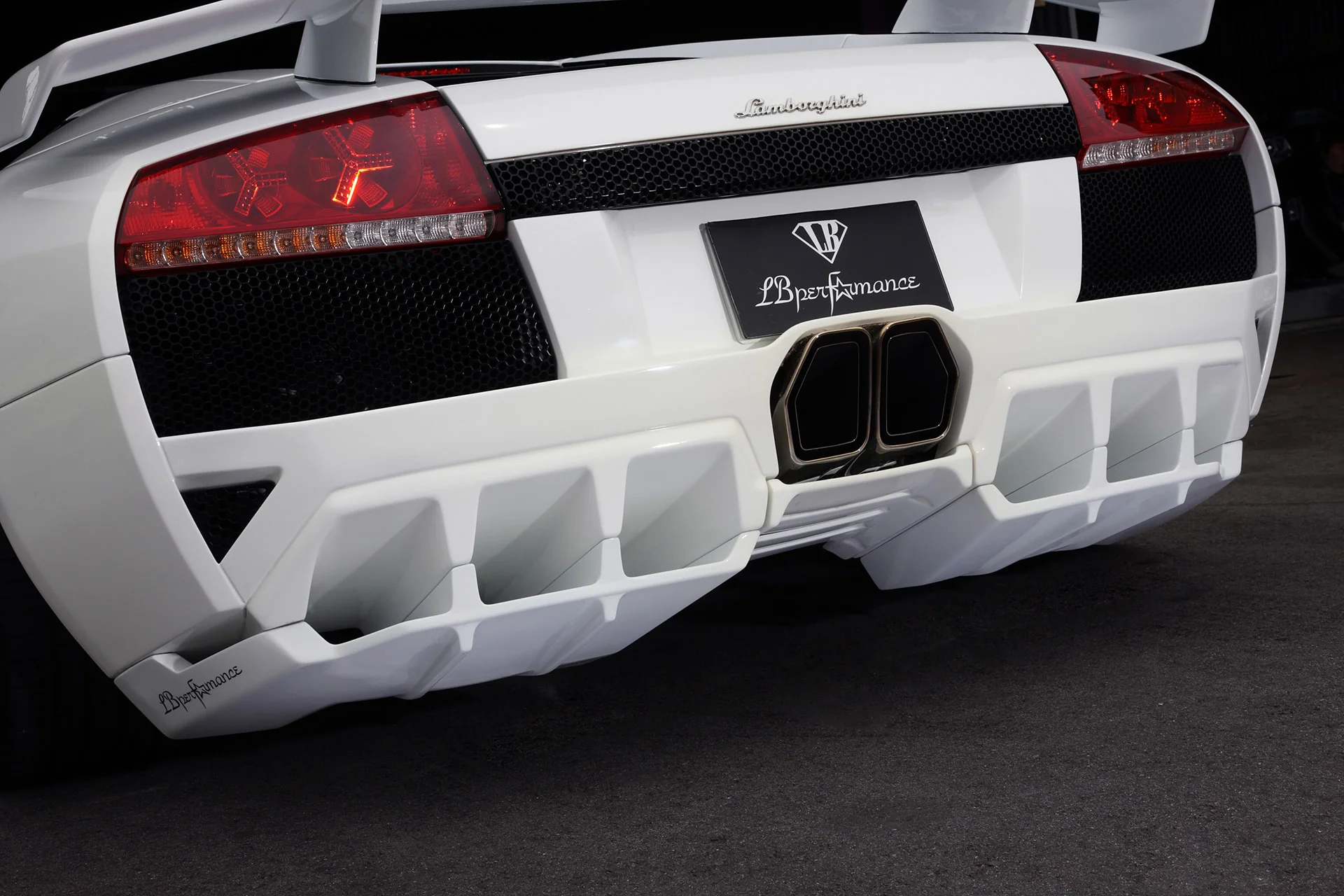 LB Performance Murcielago complete body kit Type.1 (FRP) (LB07-01) - Image 4