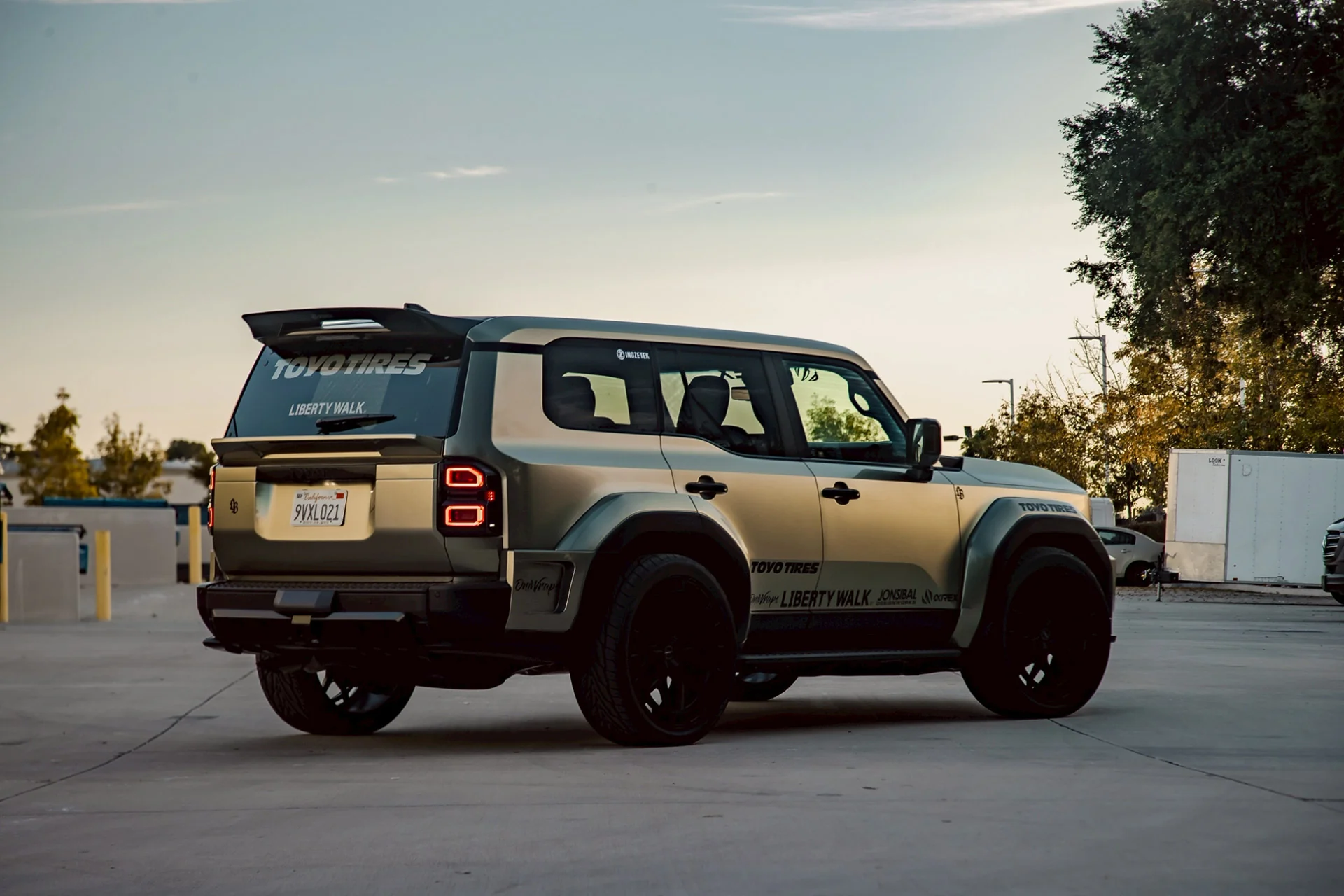 LB WORKS Toyota Land Cruiser 250 Complete body kit (LB88-01) - Image 12
