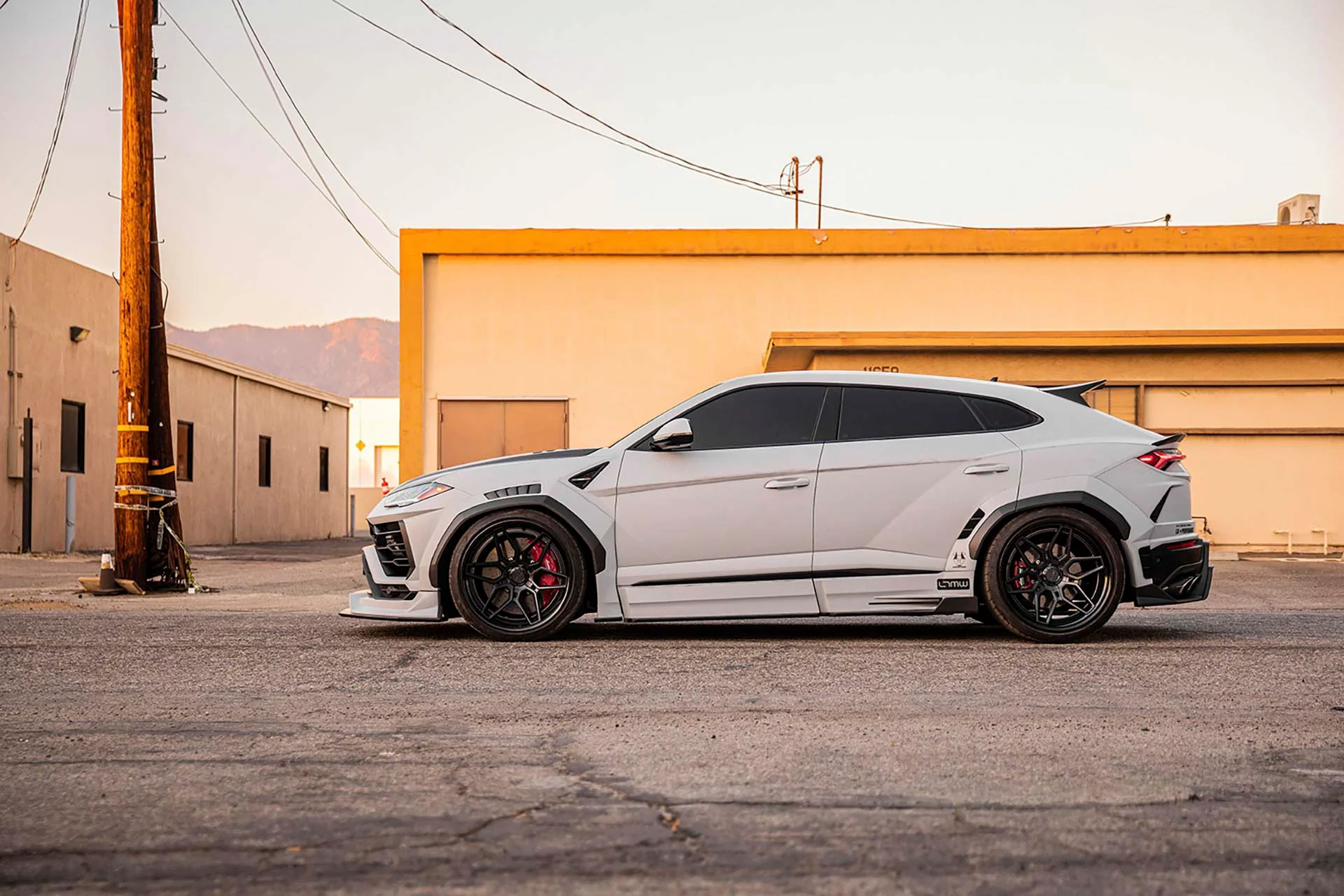 LB WORKS URUS Complete body kit (DRY CARBON) (LB67-02) - Image 13