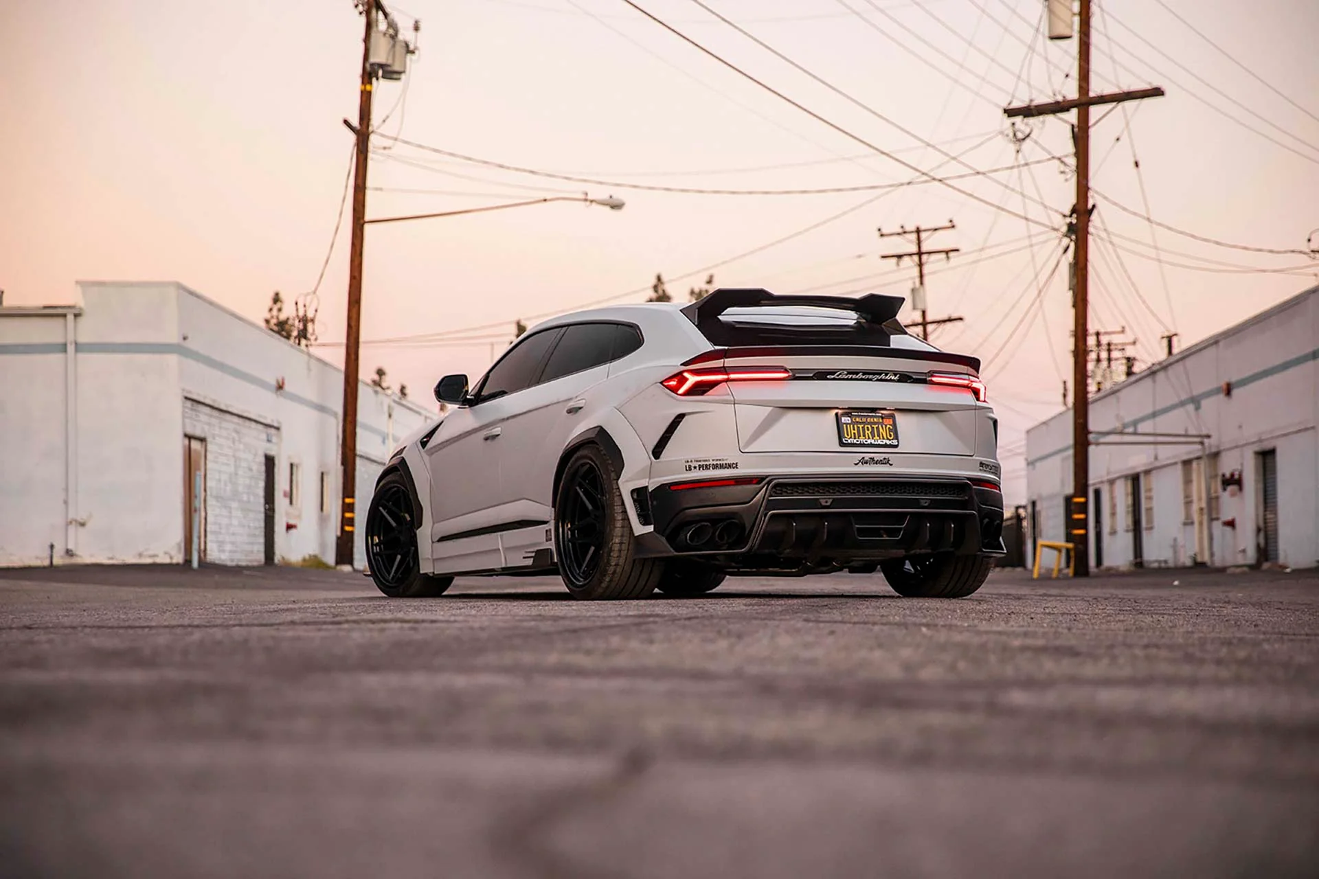 LB WORKS URUS Complete body kit (DRY CARBON) (LB67-02) - Image 14