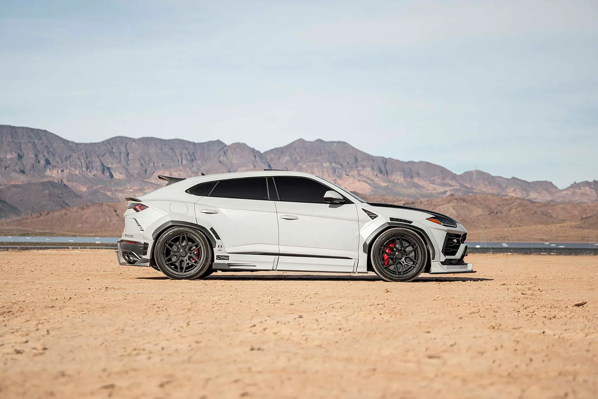 LB WORKS URUS Complete body kit (DRY CARBON) (LB67-02) - Image 6