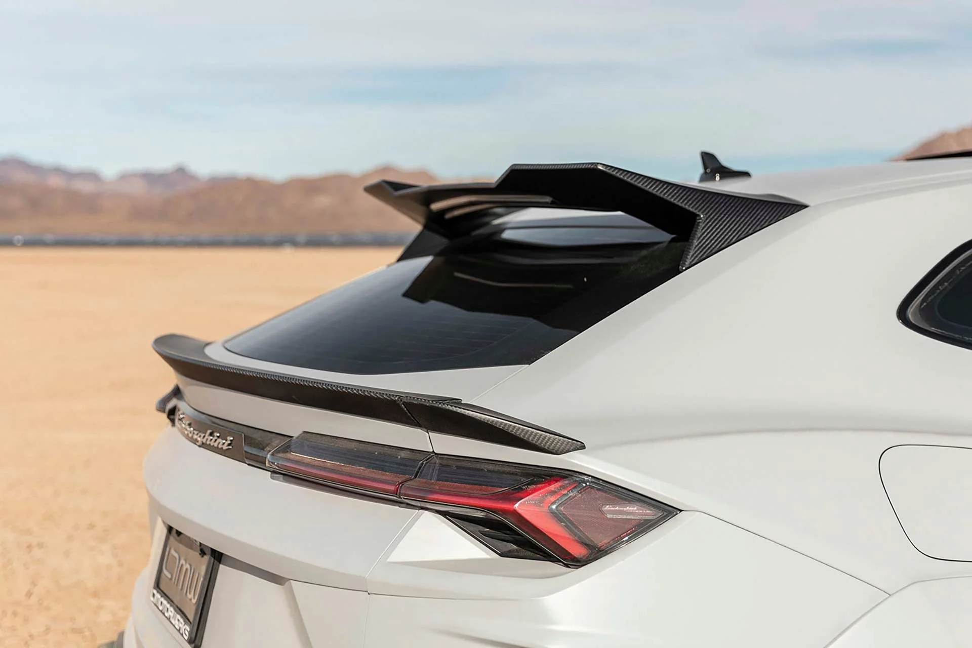 LB WORKS URUS Complete body kit (DRY CARBON) (LB67-02) - Image 8