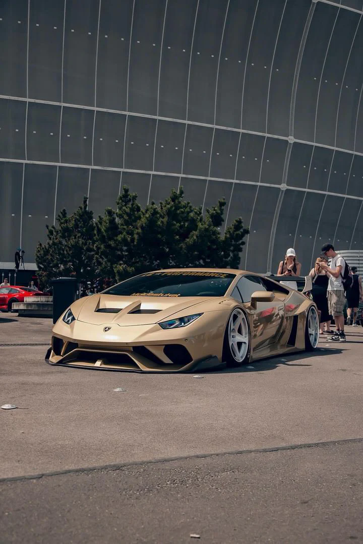 Liberty Walk LB-Silhouette Works Lamborghini Huracan LP610-4 - Image 6