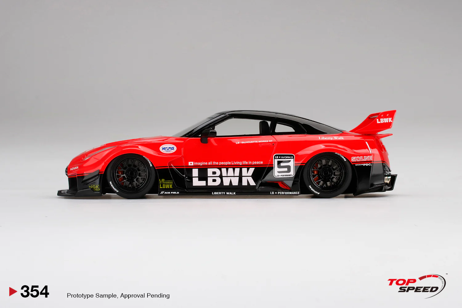 TopSpeed - 1/18 Nissan GTR (Red/Black) - Image 3