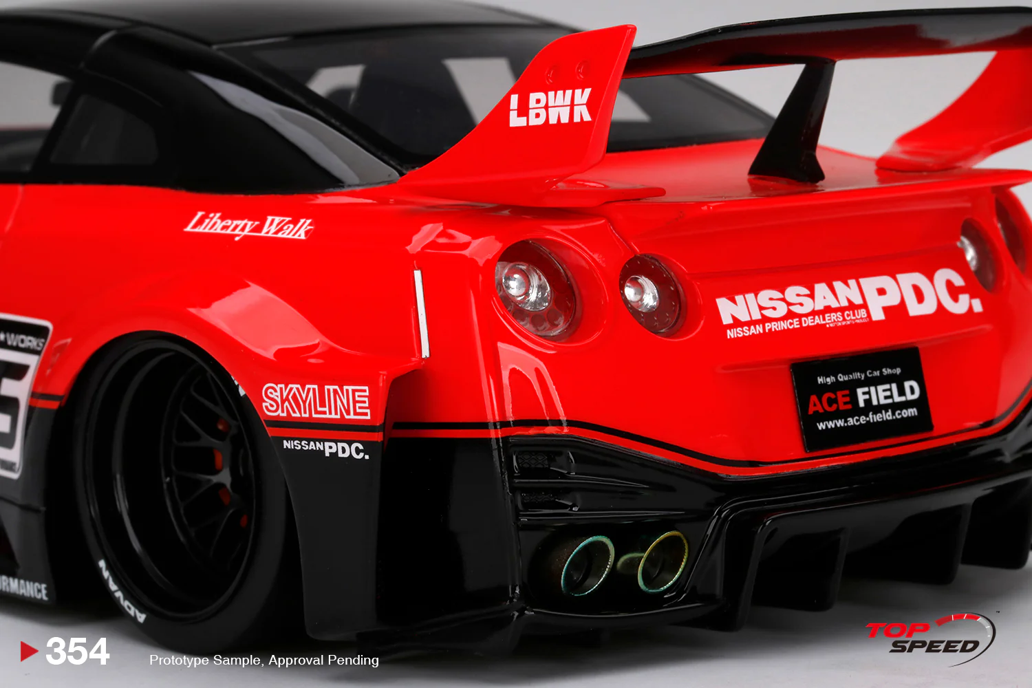 TopSpeed - 1/18 Nissan GTR (Red/Black) - Image 6